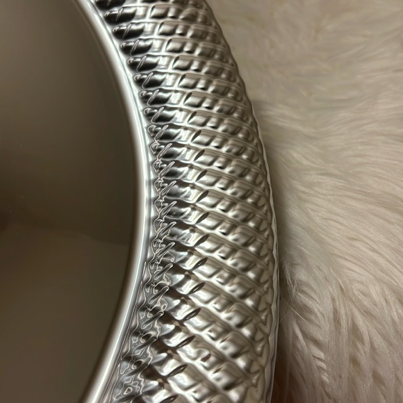 Oval Silver Color Serving Platters 14.5" x 17.75" x 2" (tall), Set of 8 - Picture 3 of 3